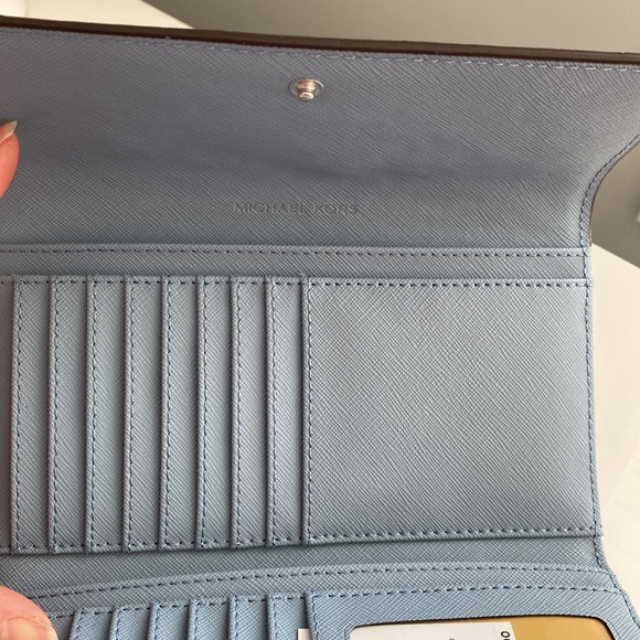 NWT Michael Kors Wallet - Picture 7 of 7